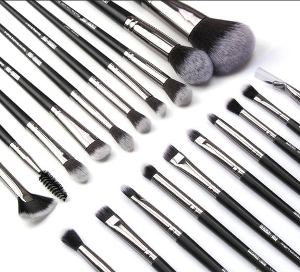Makeup Brush Set with Brush Bag 12-Piece